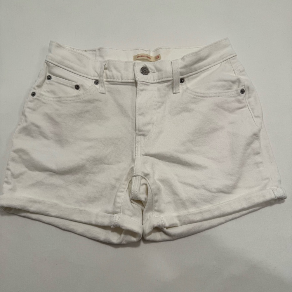 White Women’s Levi’s size 29 Denim Shorts Mid Length Classic High-Rise